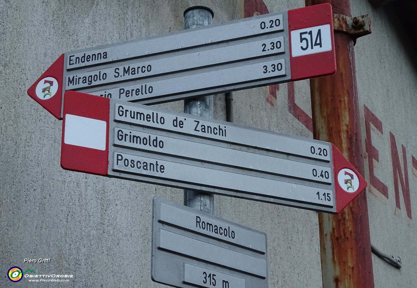 10 A Romacolo presso Trattoria Breve Respiro partiamo per Grumello-Grimolto a dx.JPG